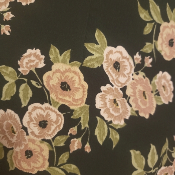 Amuse Society Black floral jumpsuit w/ bell bottoms Sz S - Picture 5 of 6